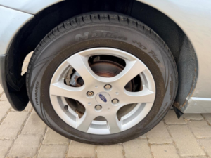 2002 Ford Focus 1.6i 16v Silver 3dr in Silver — image 4