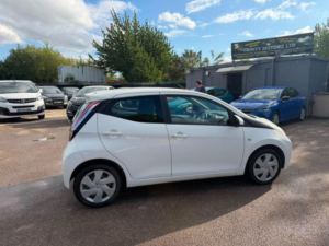2016 Toyota Aygo 1.0 Vvt-I X-Play Euro 6 5dr in White — image 6