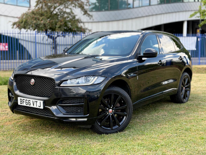 2016 Jaguar F-Pace 2.0 D180 R-Sport Auto AWD Euro 6 (s/s) 5dr in Black — image 1