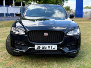 2016 Jaguar F-Pace 2.0 D180 R-Sport Auto AWD Euro 6 (s/s) 5dr in Black — image 2