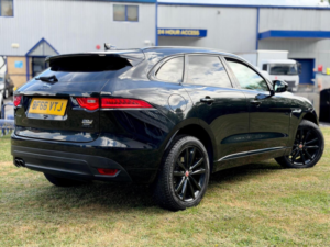 2016 Jaguar F-Pace 2.0 D180 R-Sport Auto AWD Euro 6 (s/s) 5dr in Black — image 3
