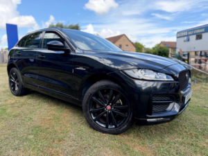 2016 Jaguar F-Pace 2.0 D180 R-Sport Auto AWD Euro 6 (s/s) 5dr in Black — image 5