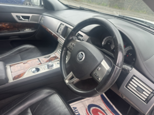 2011 Jaguar Xf 3.0 D V6 Premium Luxury in White — image 2
