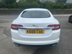 2011 Jaguar Xf 3.0 D V6 Premium Luxury in White — image 6