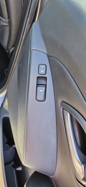 2015 Hyundai Ix35 2.0 Crdi Se 4x4 in Grey — image 2