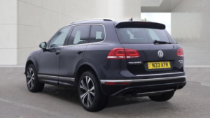 2016 Volkswagen Touareg 3.0 Tdi V6 Bluemotion Tech R-Line Tiptronic 4WD Euro 6 (s/s) 5dr in Black — image 4