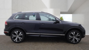 2016 Volkswagen Touareg 3.0 Tdi V6 Bluemotion Tech R-Line Tiptronic 4WD Euro 6 (s/s) 5dr in Black — image 6