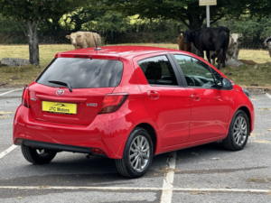 2017 Toyota Yaris 1.33 Vvt-I Icon 5dr Man, Red, Petrol + £35 Road Tax in Red — image 3