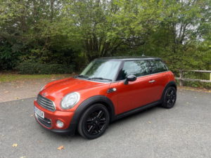 2013 MINI Hatch 1.6 Cooper Euro 5 (s/s) 3dr in Orange — image 3