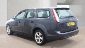 2011 Ford Focus 1.6 Titanium 5dr in Grey — image 5