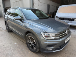 2018 Volkswagen Tiguan Allspace 2.0 Tdi Se Nav DSG 4motion Euro 6 (s/s) 5dr in Grey — image 2