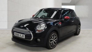 2015 MINI Hatch 1.5 Cooper Auto Euro 6 (s/s) 3dr in Black — image 5