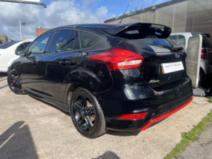 2016 Ford Focus 2.0 Tdci Zetec S Black Edition in Black — image 5