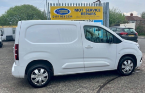 2023 Vauxhall Combo 1.5 Turbo D 2300 Pro in White — image 4