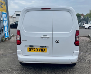 2023 Vauxhall Combo 1.5 Turbo D 2300 Pro in White — image 6