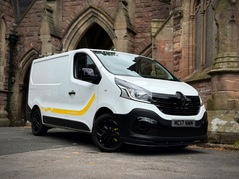 2017 Renault Trafic 1.6 Sl27 Dci 120 Business Euro 6 in White — image 1