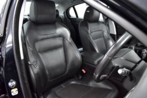 2011 Jaguar Xf 3.0d S V6 (275) Premium Luxury Saloon 4dr Automatic in Black — image 3