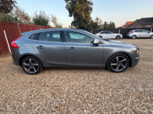 2014 Volvo V40 1.6 D2 R-Design Nav Hatchback 5dr Diesel Manual Euro 5 (s/s) (115 Ps) in Grey — image 5