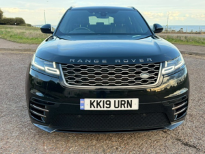 2019 Land Rover Range Rover Velar 3.0 D275 R-Dynamic Se in Black — image 2