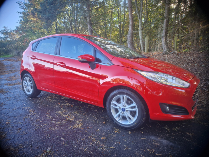 2017 Ford Fiesta 1.0 T Ecoboost Zetec in Red — image 1