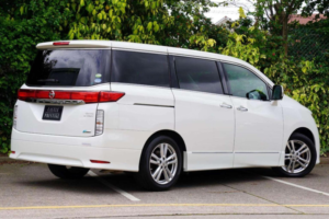 2011 Nissan Elgrand 2.5 Highway Star 5dr 8 Seats in White — image 4