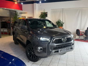 2023 Toyota Hilux 2.8 D-4d Invincible X in Grey — image 2