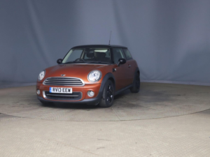 2013 MINI Hatch 1.6 Cooper Euro 5 (s/s) 3dr in Orange — image 4