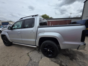 2016 Volkswagen Amarok 2.0 Bitdi Bluemotion Tech Highline Auto 4motion Euro 5 (s/s) 4dr in Silver — image 3