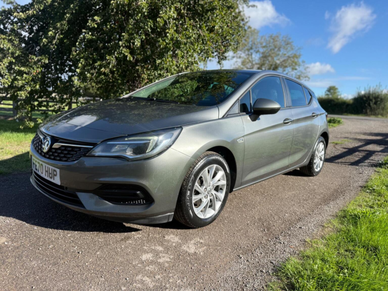 2020 Vauxhall Astra 1.5 Turbo D Business Edition Nav Euro 6 (s/s) 5dr in Grey — image 1