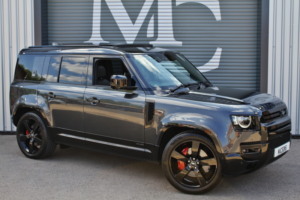 2025 Land Rover Defender 110 5.0 P425 V8 X in Grey — image 2