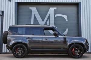 2025 Land Rover Defender 110 5.0 P425 V8 X in Grey — image 6