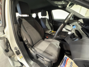 2019 Land Rover Range Rover Evoque 2.0 D150 R-Dynamic Fwd Euro 6 (s/s) 5dr in White — image 3