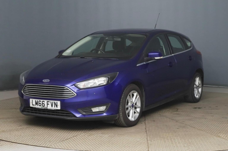 2016 Ford Focus 1.5 Tdci Zetec Euro 6 (s/s) 5dr in Blue — image 1