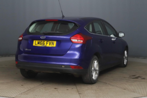 2016 Ford Focus 1.5 Tdci Zetec Euro 6 (s/s) 5dr in Blue — image 4