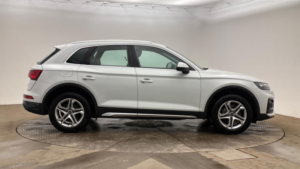 2022 Audi Q5 2.0 Tfsie 50 Sport SUV 5dr Petrol Plug-In Hybrid S Tronic Quattro Euro 6 (s/s) 17.9kwh (299 Ps) in White — image 4
