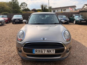2017 MINI Hatch 1.5 Cooper Euro 6 (s/s) 3dr in Silver — image 4