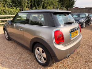 2017 MINI Hatch 1.5 Cooper Euro 6 (s/s) 3dr in Silver — image 6