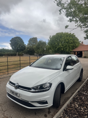 2019 Volkswagen Golf 1.0 Tsi Se Nav in White — image 3