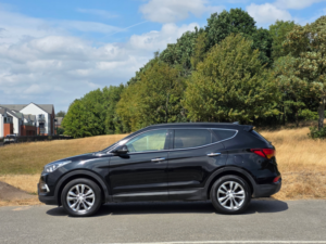 2016 Hyundai Santa Fe 2.2 Crdi Blue Drive Premium SUV 5dr Diesel Manual 4WD Euro 6 (s/s) (7 Seat) (200 Ps) in Black — image 4