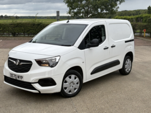 2020 Vauxhall Combo 1.6 Turbo D 2300 Sportive in White — image 6