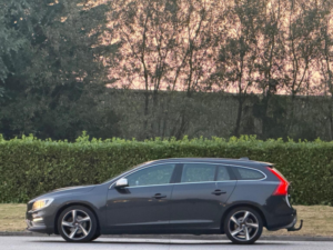 2015 Volvo V60 2.0 D4 R-Design Nav Auto Euro 6 (s/s) 5dr in Grey — image 4