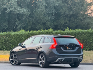 2015 Volvo V60 2.0 D4 R-Design Nav Auto Euro 6 (s/s) 5dr in Grey — image 5