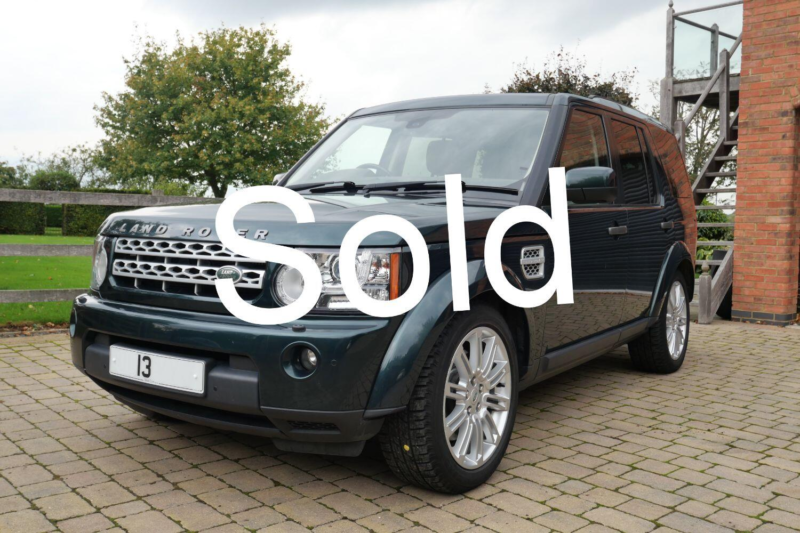 2013 Land Rover Discovery Sdv6 Hse in Black — image 1