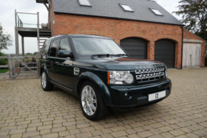 2013 Land Rover Discovery Sdv6 Hse in Black — image 5