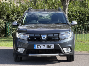 2017 Dacia Sandero Stepway 0.9 Stepway Laureate Tce 90 in Grey — image 2