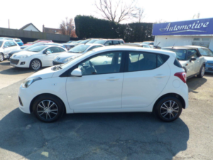 2015 Hyundai I10 1.0 Se in White — image 2