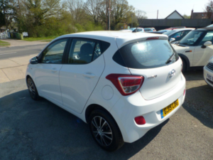 2015 Hyundai I10 1.0 Se in White — image 5