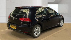 2014 Volkswagen Golf 1.6 Tdi Bluemotion Tech Se in Black — image 4