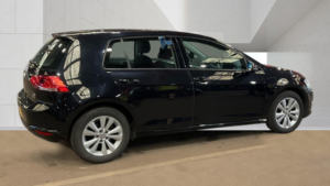 2014 Volkswagen Golf 1.6 Tdi Bluemotion Tech Se in Black — image 5