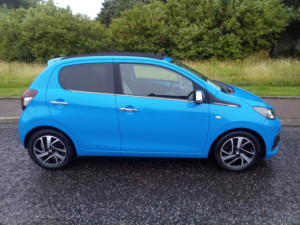 2015 Peugeot 108 1.2 Puretech Allure Top in Blue — image 4